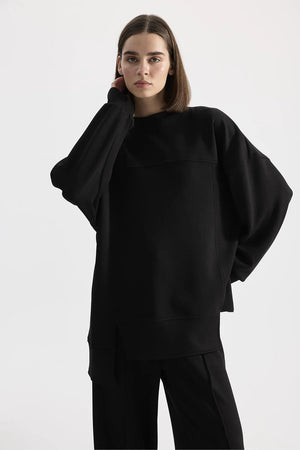 Assymetrical Knitted Sweatshirt